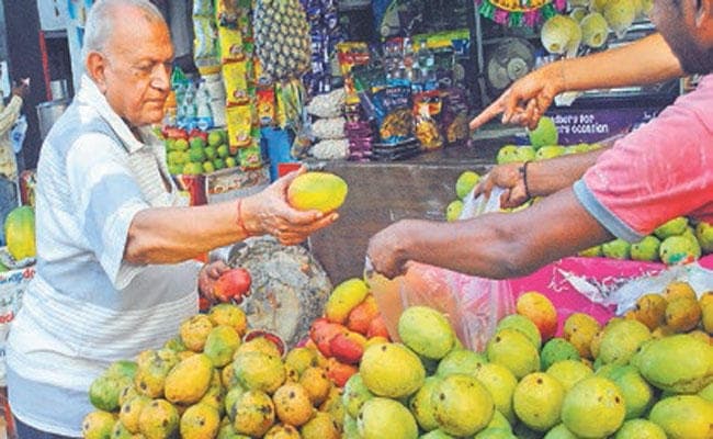 मालदा की खुशबू से महका बाजार