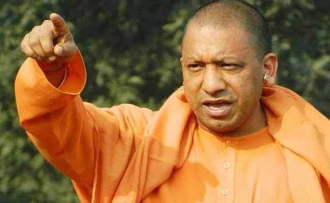 योगी आदित्यनाथ ने बाबुआें को दी हिदायत, कहा-मेरे लिए ना करें कोर्इ विशेष ताम-झाम