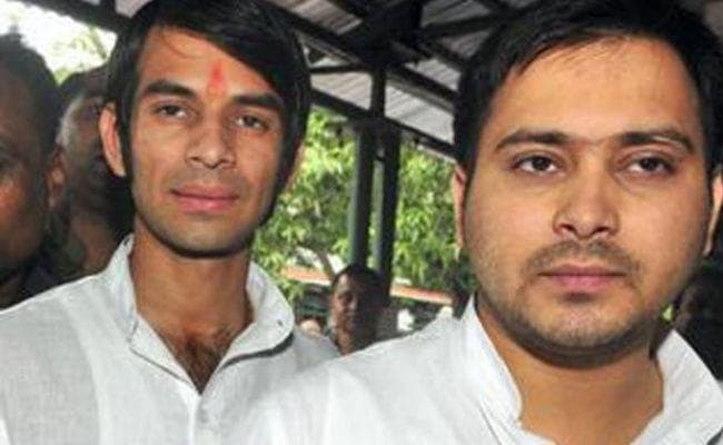 लालू के कुनबे पर सुशील मोदी का एक और वार : तेजप्रताप-तेजस्वी ने भी छिपायी उम्र, कार्रवाई सिर्फ गणेश पर क्यों?