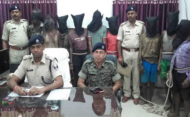बिहार : जमुई में हथियार के साथ 9 नक्सली गिरफ्तार