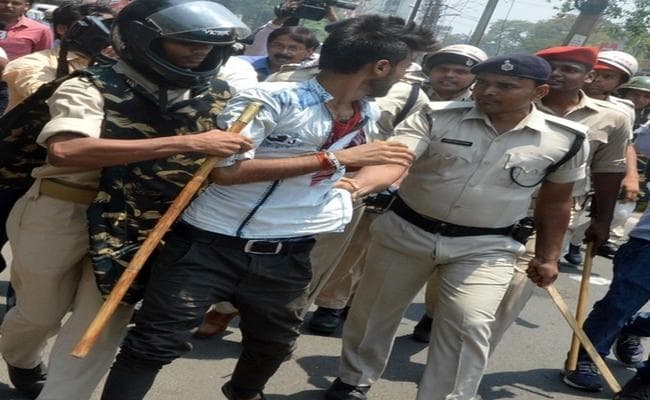 Inter Result 2017 : गड़बड़ी के विरोध में छात्रों का प्रदर्शन 7वें दिन भी जारी, कई छात्र गिरफ्तार