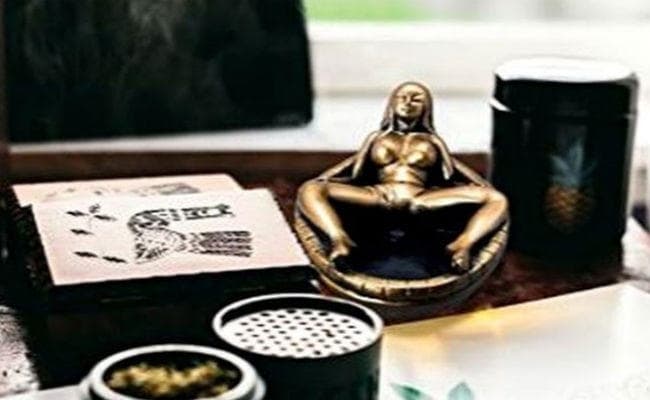 महिलाआें की आपत्ति पर झुका अमेजन, हटानी पड़ी अश्लील ऐश-ट्रे