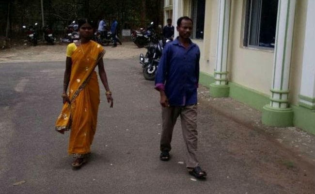 नौ लाख के ईनामी माओवादी दंपती ने किया आत्मसमर्पण, कई अपराधों को दिये थे एक साथ अंजाम