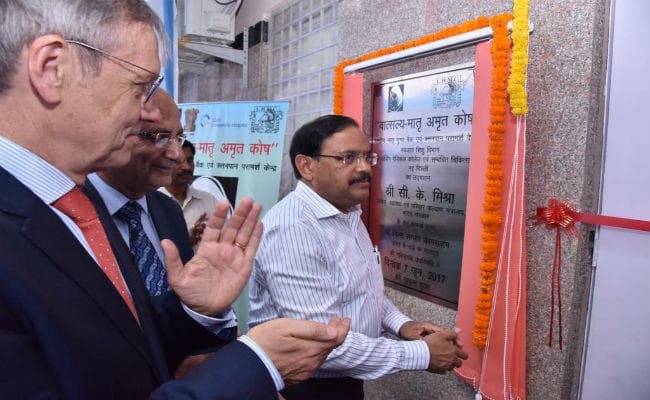 लेडी हार्डिंग कॉलेज में मिलेगा ब्रेस्ट मिल्क, केंद्रीय स्वास्थ्य सचिव ने ब्रेस्ट मिल्क बैंक का किया शुभारंभ