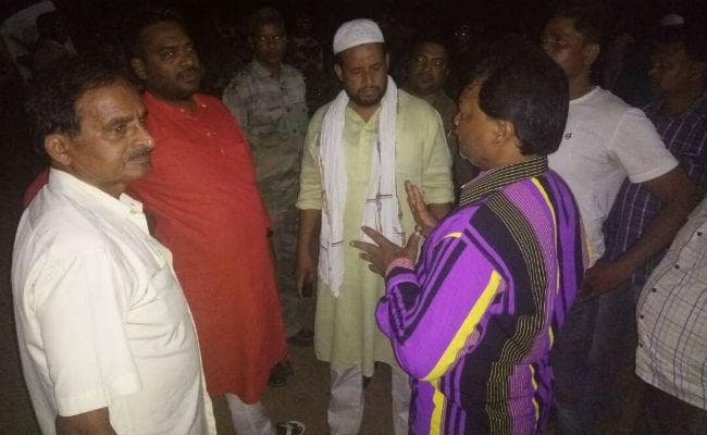 गुमला : इमाम से धक्का-मुक्की के बाद विवाद, दो गुटों में मारपीट, दर्जनों घायल