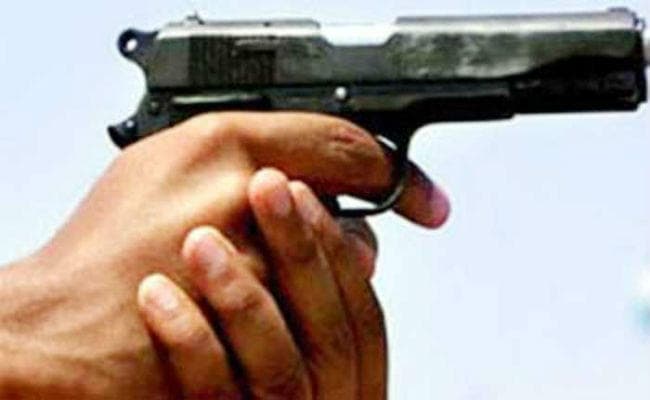 खूंटी : बाइक पर सवार अपराधियों ने दो व्यवसायियों को मारी गोली