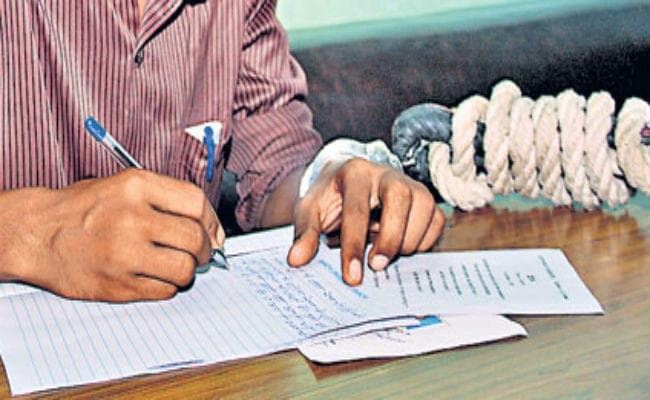 उत्तर प्रदेश : जेलों में बंद 105 कैदियों ने पास की 10वीं और 12वीं की परीक्षा
