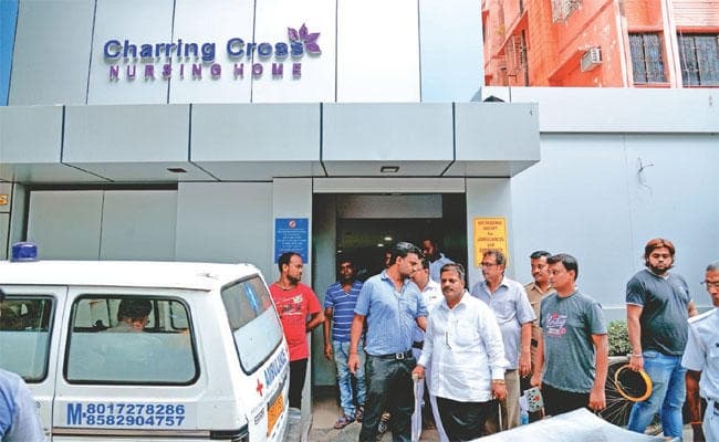 फूलबागान: नर्सिंग होम में तोड़फोड़, डॉक्टर को पीटा