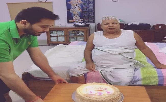लालू यादव के 70वें जन्मदिन पर विशेष : आलोचनाओं के बावजूद कभी भी अपने अंजाद में नहीं किया बदलाव