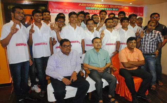 IIT JEE Adavanced में इस बार दिखा ''अभयानंद सुपर 30'' का जलवा, शशि को 258 वां रैंक