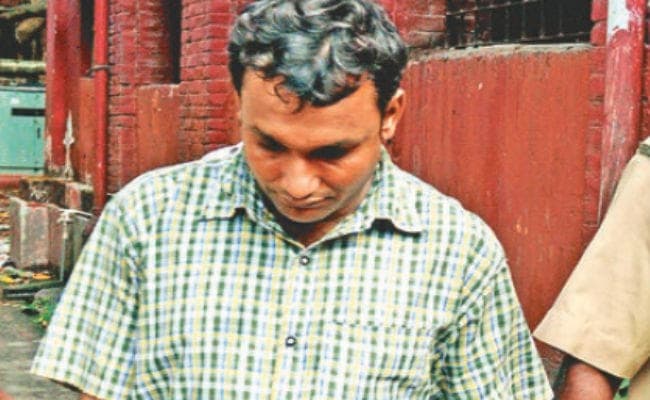 दसवीं पास कर बना डॉक्टर, गिरफ्तार