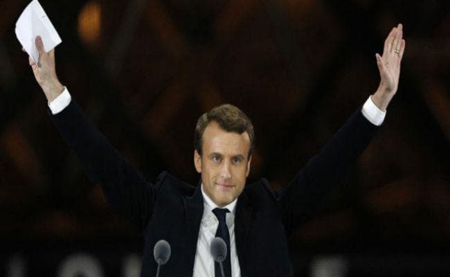 फ्रांस में राष्ट्रपति चुनाव : बहुमत की ओर बढ़ रहे हैं मैक्रों, मतदान का प्रतिशत कम