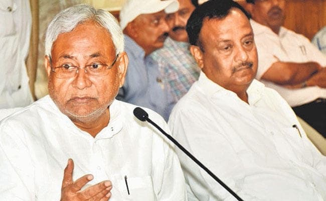 बोले नीतीश, बिहार के साथ यूपी में भी कराएं चुनाव, हम हैं तैयार