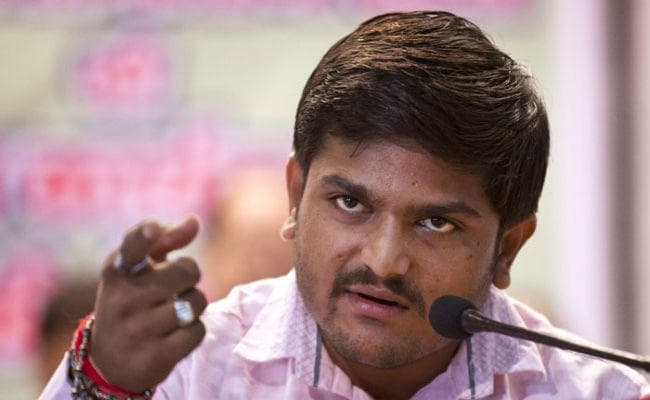 किसानों को एकजुट करने मंदसौर जा रहे थे हार्दिक पटेल, नीमच में किये गये गिरफ्तार, कल शिवराज का होगा दौरा