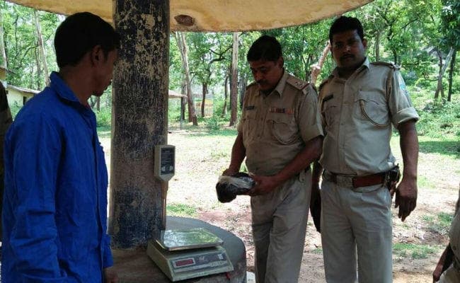 हजारीबाग : 2.5 किलोग्राम अफीम व कोकीन जब्त