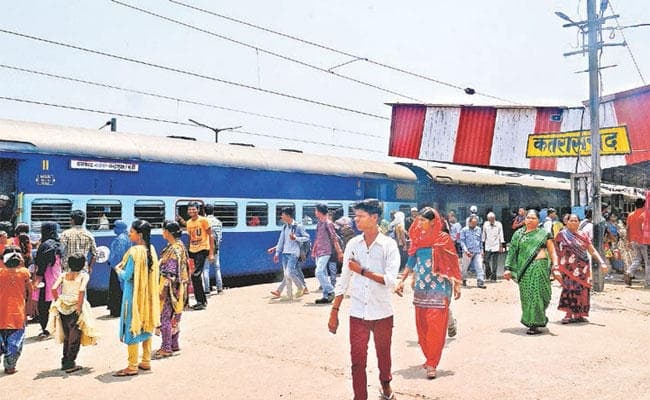 धनबाद-चंद्रपुरा रेल मार्ग पर आज अंतिम सफर : ट्रेनबंदी से उबाल, नौ स्टेशनों में निषेधाज्ञा