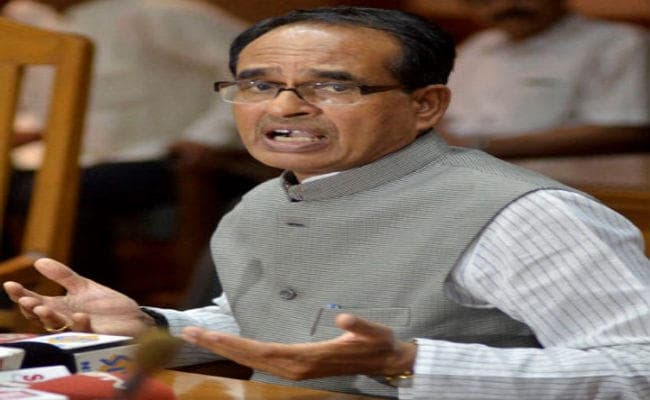 मंदसौर आंदोलन में मारे गये किसानों के परिजनों से मिलेंगे शिवराज,सिंधिया करेंगे सत्याग्रह