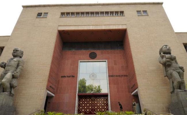 महज 12 कर्जखोरों ने दबा रखा है बैंकों के 2,00,000 लाख करोड़ रुपये, जानिये कैसे...?