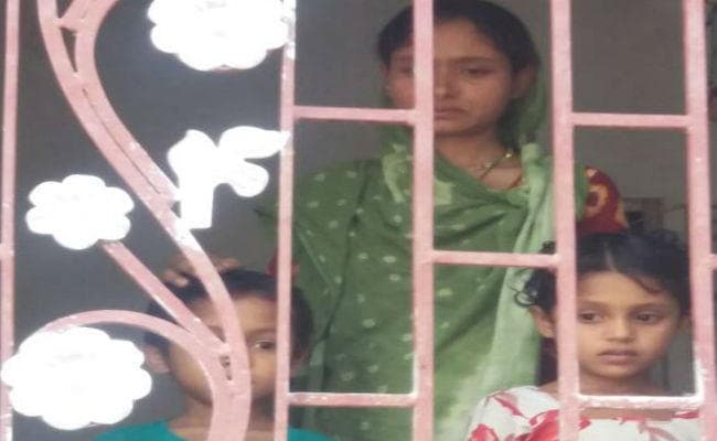 जमीन की रजिस्ट्री कराने के लिए छह दिनों से गर्भवती और बच्चों को रखा नजरबंद, पुलिस ने कराया मुक्त