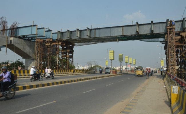 अगले साल मार्च तक एलिवेटेड रोड होगा कंपलीट, 15 से 17 जून तक फ्लाइओवर पर सुबह में एक घंटा वाहनों का परिचालन रहेगा बंद