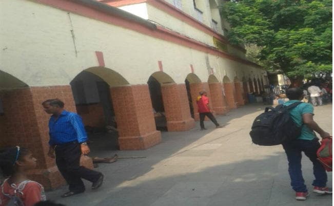 आप यहां देखें प्रभात खबर डॉट कॉम द्वारा धनबाद-चंद्रपुरा रेल लाइन के बंद होने पर बनायी गयी डाक्यूमेंट्री