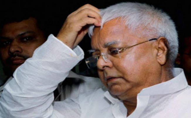 लालू प्रसाद यादव पहुंचे रांची, पशुपालन घोटाला मामले में कल सीबीआइ कोर्ट में होंगे पेश