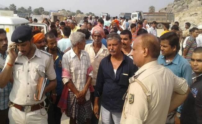 बिहार : औरंगाबाद में युवक की हत्या, आक्रोशित ग्रामीणों ने किया NH-2 को जाम