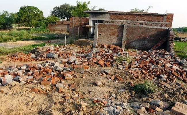 बिहार : उद्घाटन के पहले सीओ ने तुड़वा दिया स्कूल का किचेन, लाखों खर्च कर हाल में बना था