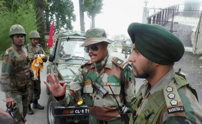 पश्‍चिम बंगाल: पहाड़ पर हालात बेकाबू, पुलिस ने बिनय तमांग के घर मारा छापा, विक्रम राय गिरफ्तार