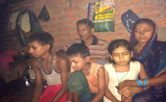 VIDEO : बक्सर में एक ही परिवार के 5 लोगों की आंखों की रोशनी अचानक चली गयी, क्या हुआ फिर...