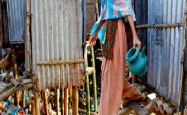 शौच करती महिलाओं की तस्वीरें लेने से रोका, तो पीट-पीट कर मार डाला