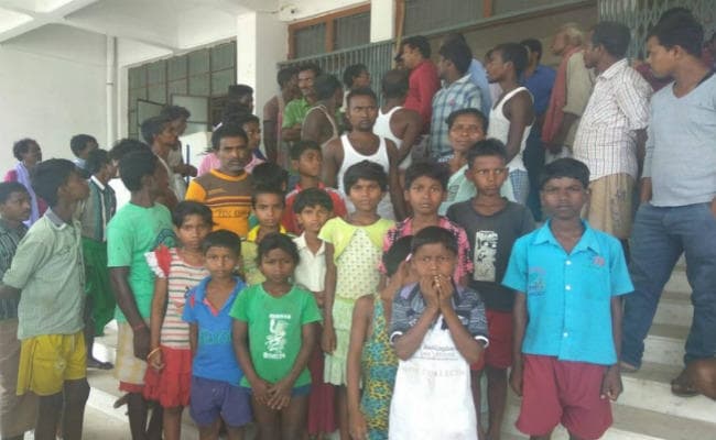 सरकारी स्कूल में बनाया प्रतिबंधित मांस, बच्चाें ने किया विरोध, प्रधानाध्यापिका भेजी गयी जेल