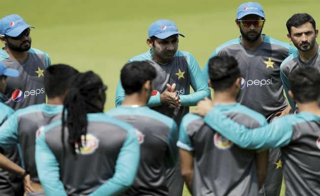 चैंपियंस ट्रॉफी फाइनल पर विशेष : पाकिस्तान की टीम पर भारी दबाव, पढ़ें खेल पत्रकार अभिषेक दूबे को