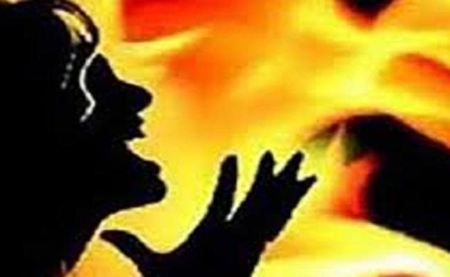 बिहार : खगड़िया में दुष्कर्म के बाद प्रेमी ने प्रेमिका को जलाकर मार डाला