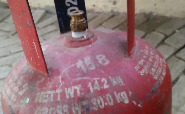 बिहार : मोतिहारी में रसोई गैस लीक होने से लगी आग, एक ही परिवार के 9 लोग झुलसे