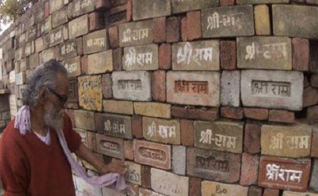 राम मंदिर के लिए फिर आने लगे लाल पत्थर, पढ़ें कब लगी थी रोक