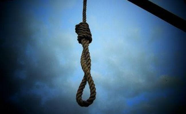 फांसी लगाने का फर्जी वीडियो बनाकर प्रेमिका को भेजा, पुलिस पहुंची तो पेड़ के नीचे सोता मिला