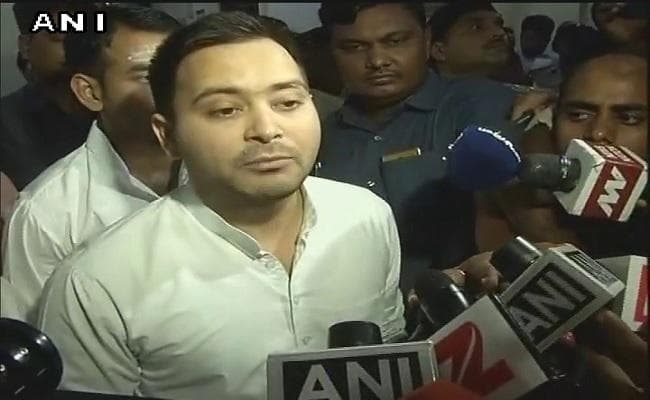 बिहार चुनाव : शराबबंदी के नाम पर चलायी जा रही है 10 हजार करोड़ की समानांतर अवैध अर्थव्यवस्था : तेजस्वी