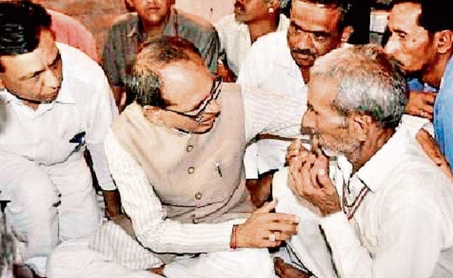 किसानों से क्रूरता की राजनीति