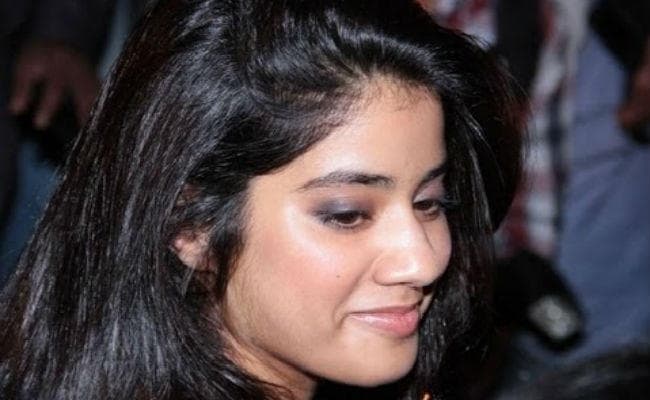 श्रीदेवी की बेटी जाह्नवी ने साइन की तीन फिल्मों की डील