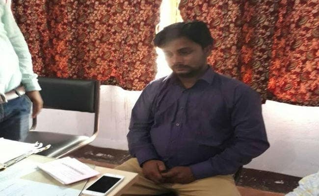 जमशेदपुर : 10,000 घूस लेते घाटशिला का जूनियर इंजीनियर गिरफ्तार