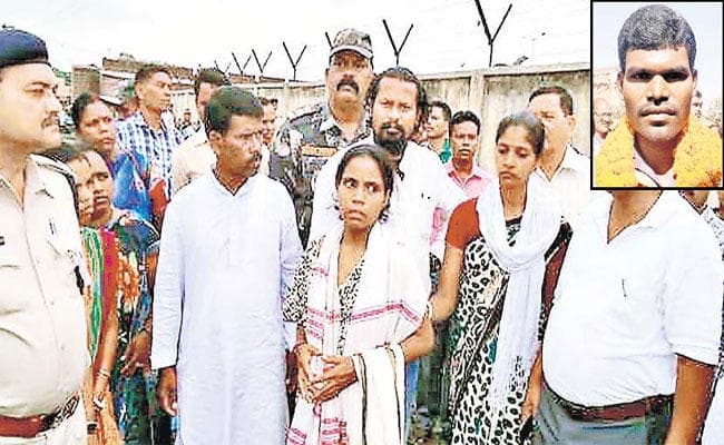 खूंटी: घर में सोये थे जॉन लुगून, अपराधियों ने दी आवाज, दरवाजा खुलवाया, मुखिया की गोली मार कर हत्या