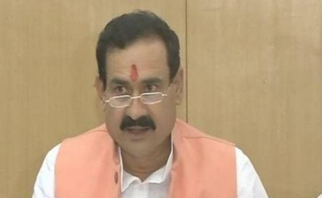 पेड न्यूज मामले में घिरे शिवराज के मंत्री नरोत्तम मिश्रा, चुनाव आयोग ने लगाया तीन साल का प्रतिबंध