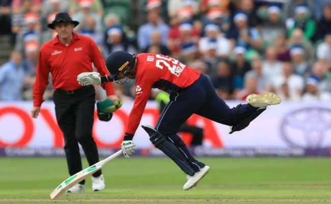 जैसन राय के नाम अनोखा रिकॉर्ड, ''आब्सट्रक्टिंग द फील्ड'' आउट होने वाले दुनिया के पहले बल्लेबाज बने : VIDEO