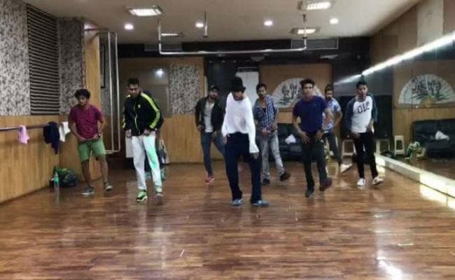 माइकल जैक्सन को कुछ यूं याद करेंगे टाइगर श्रॉफ, VIDEO