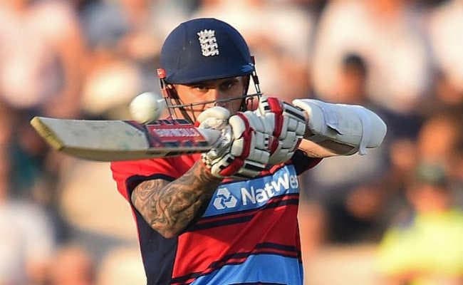 इंटरनेशनल क्रिकेट में पहली बार बल्लेबाज को दिया गया ऐसा आउट, VIDEO देख चौंक जाएंगे