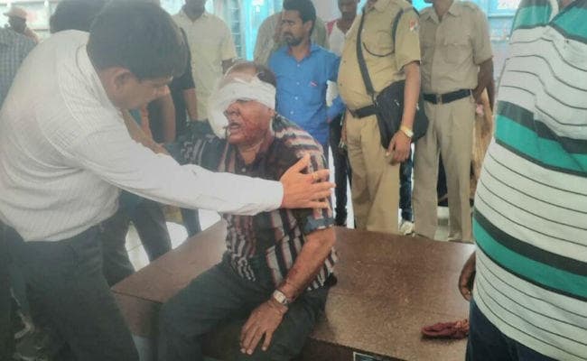 कोडरमा : रांची – पटना सुपरफास्ट में यात्री पर पथराव, जख्मी