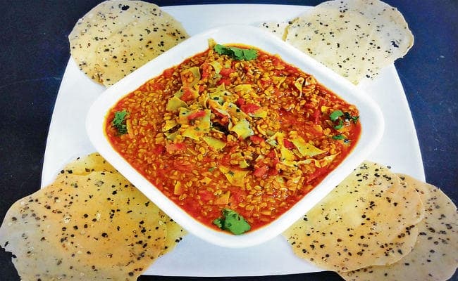 ऐसे बनाये मूंग बड़ीवाली पापड़ सब्जी