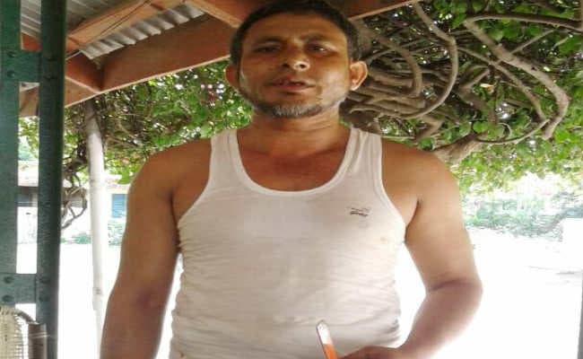 ज़मीन विवाद : भाई ने भाई को मारा चाकू, हथियार के साथ पहुंचा थाना