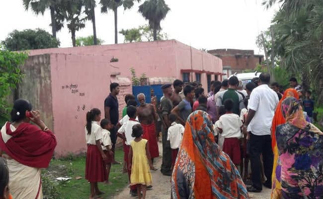 गोड्डा : स्‍कूल में बम की अफवाह के बाद अफरा-तफरी का माहौल